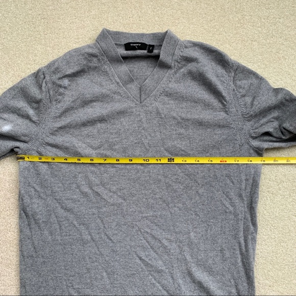 Theory - Men’s wool sweater - v neck - Picture 5 of 6